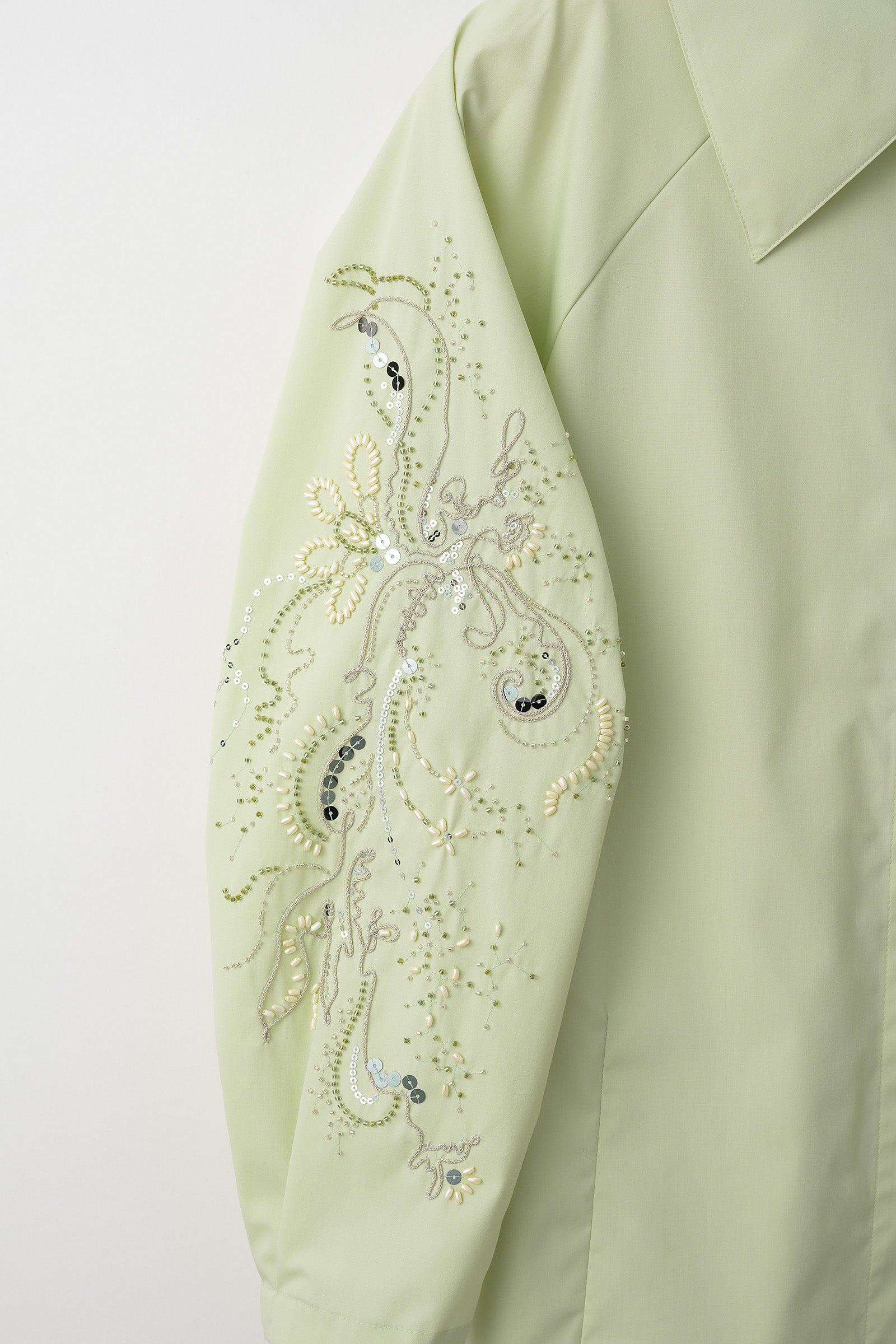 Droplet flower embroidered shirt (Light green)