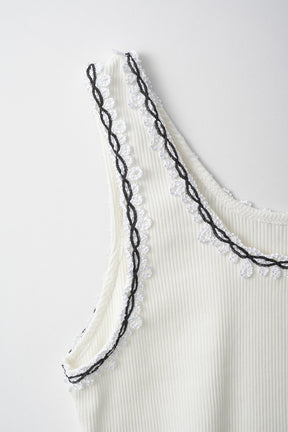 Scallop embroidered tank (White)