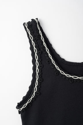 Scallop embroidered tank (Black)
