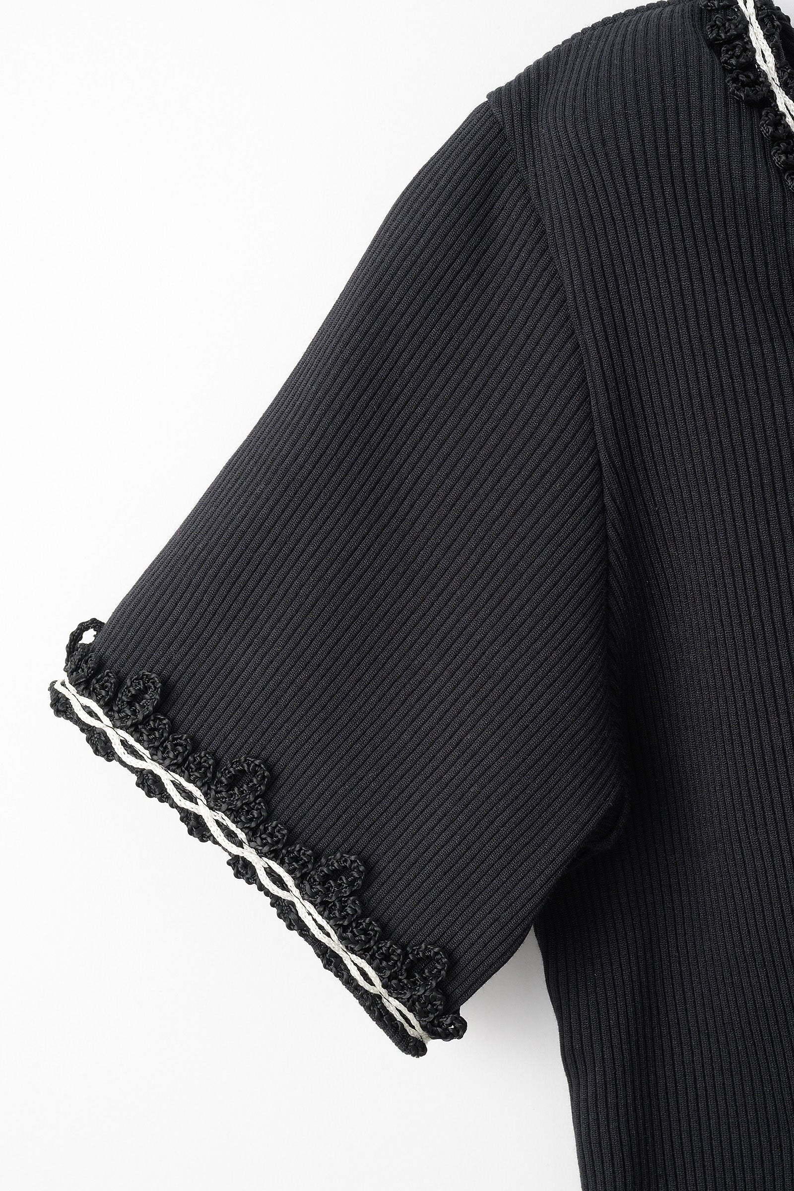 Scallop embroidered tops (Black)