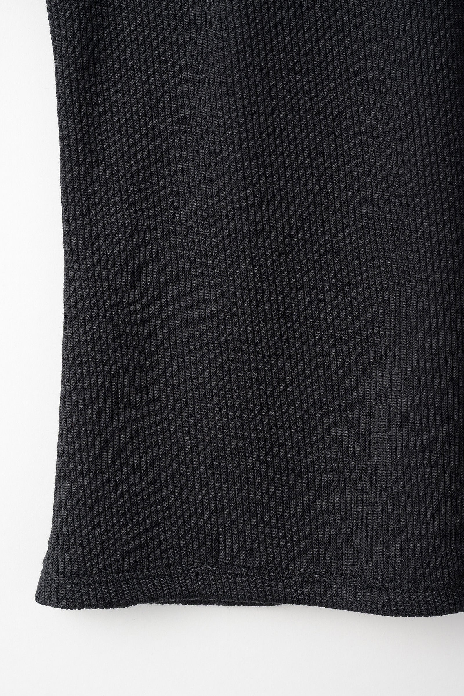 Scallop embroidered tops (Black)