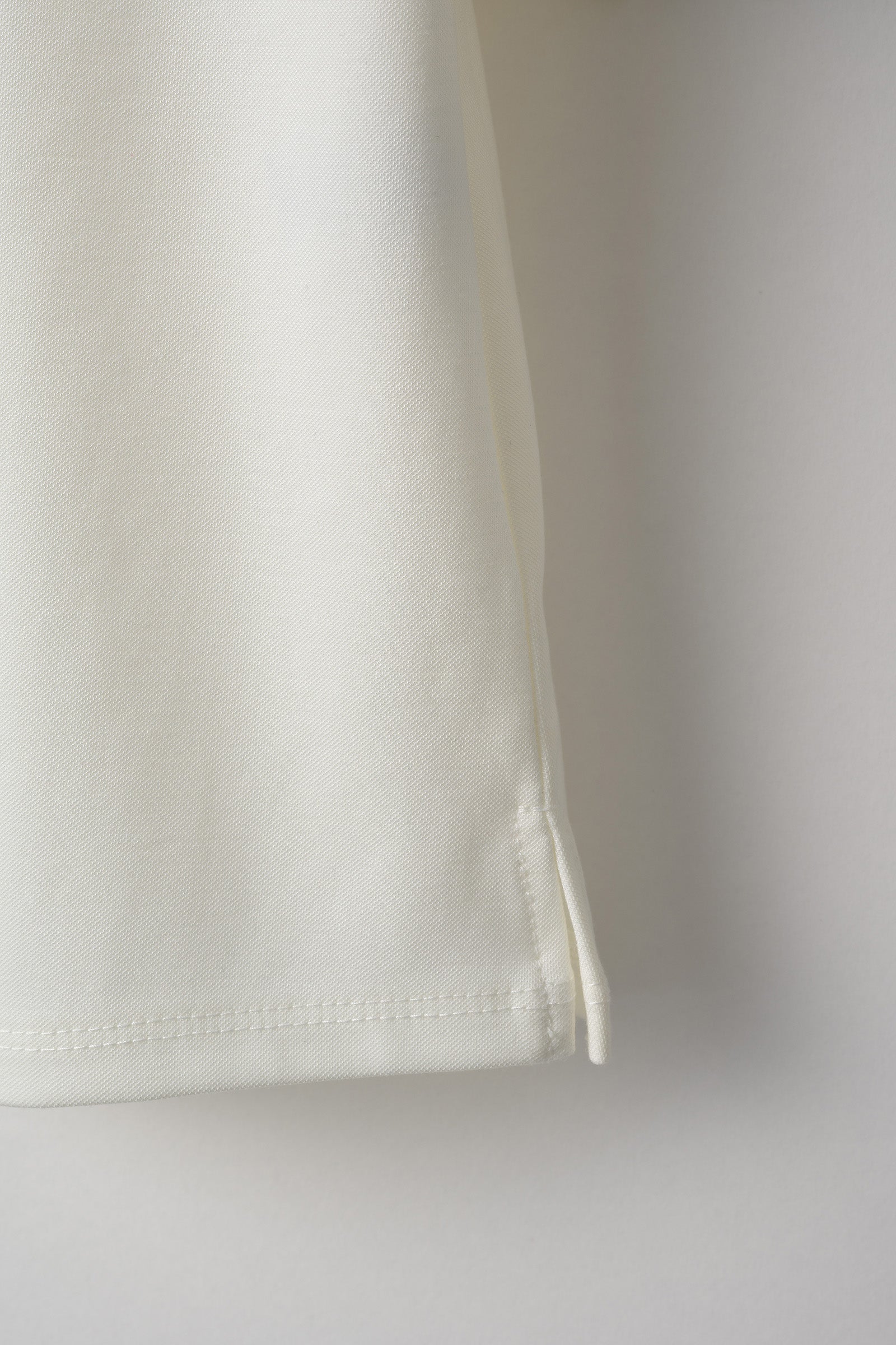Brooch gather asymmetric tops (White)