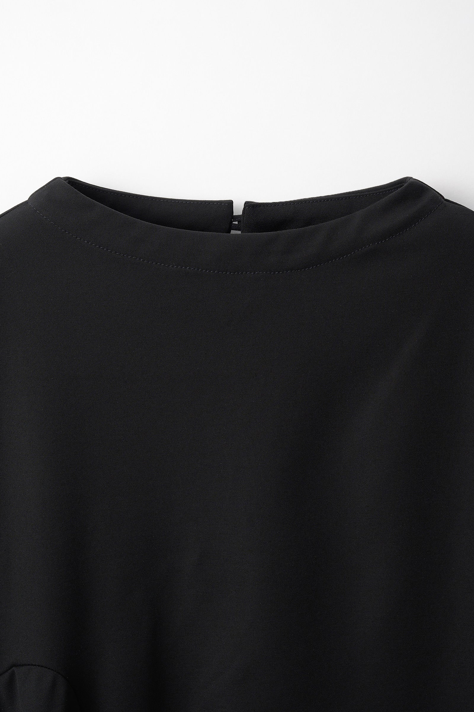 Brooch gather asymmetric tops (Black)
