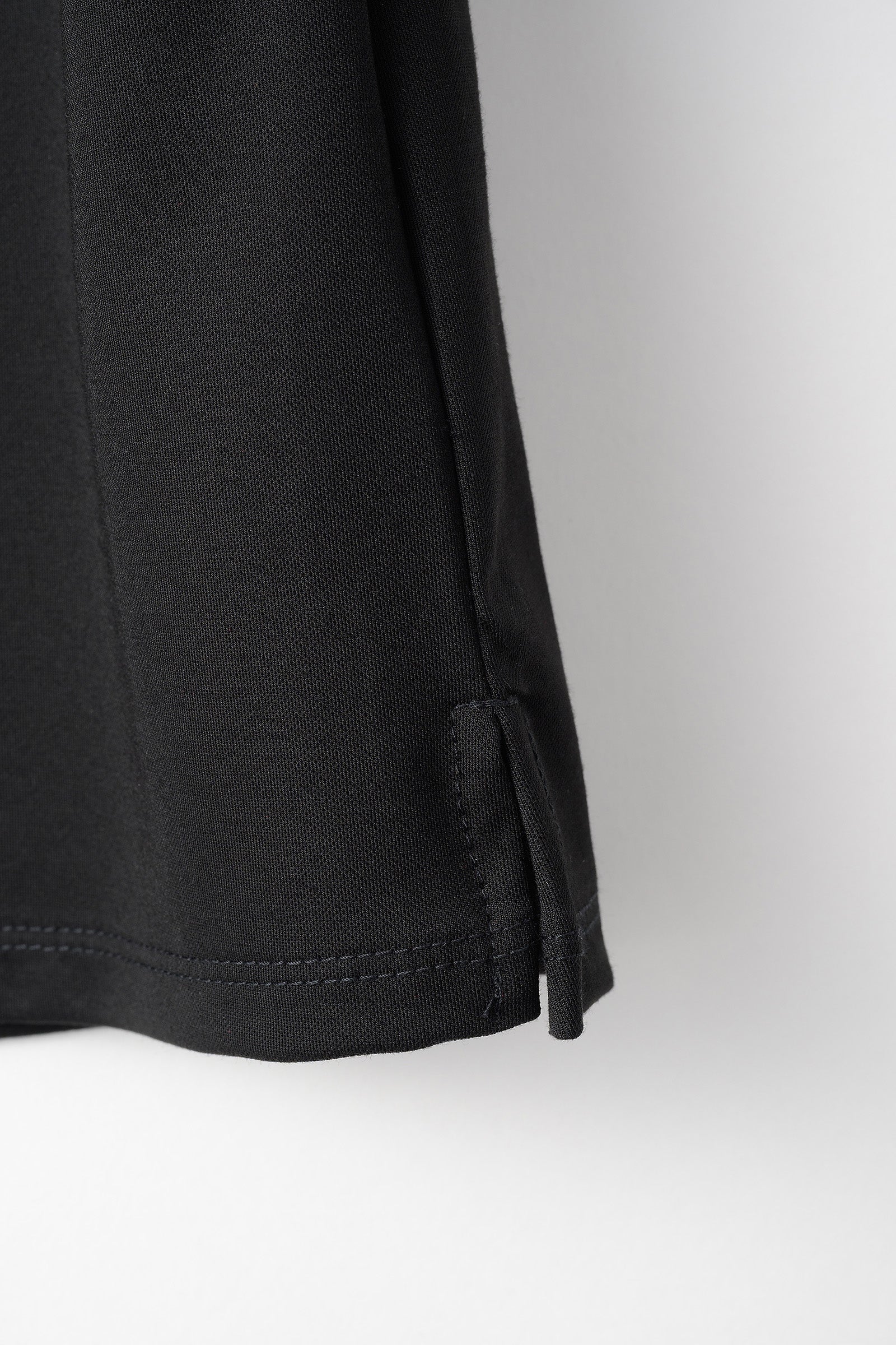Brooch gather asymmetric tops (Black)