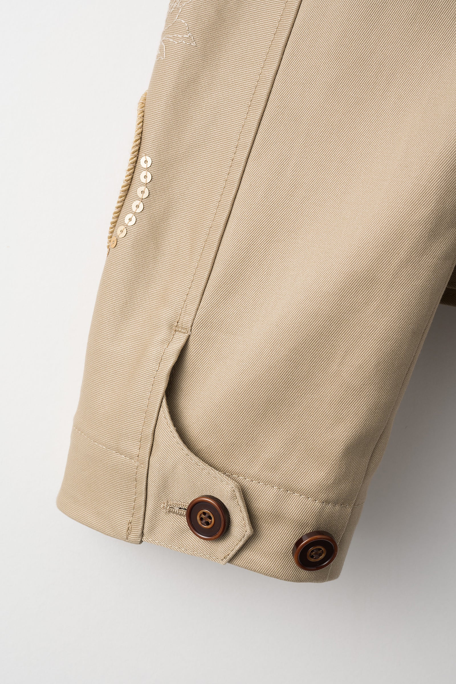 Relief embroidered chino jacket (Beige)