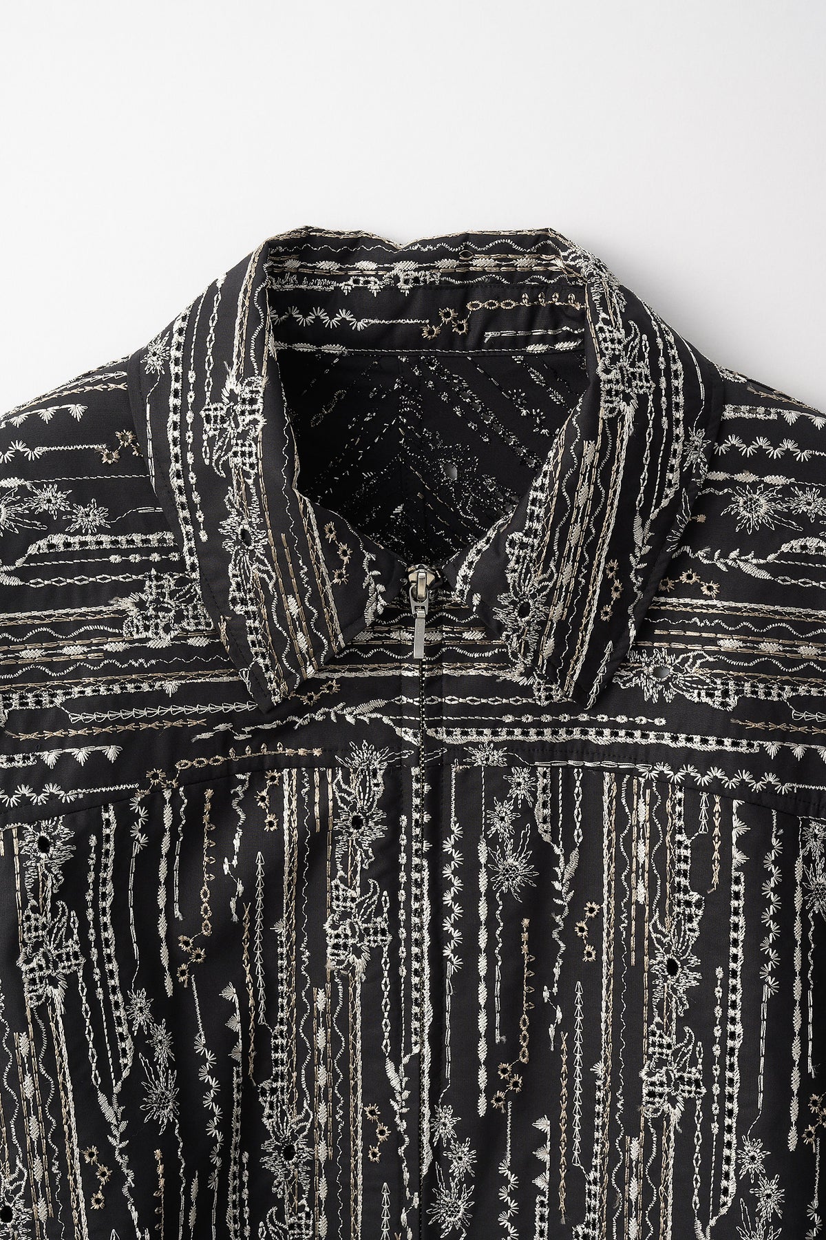Swaying stripe embroidered blouson (Black)