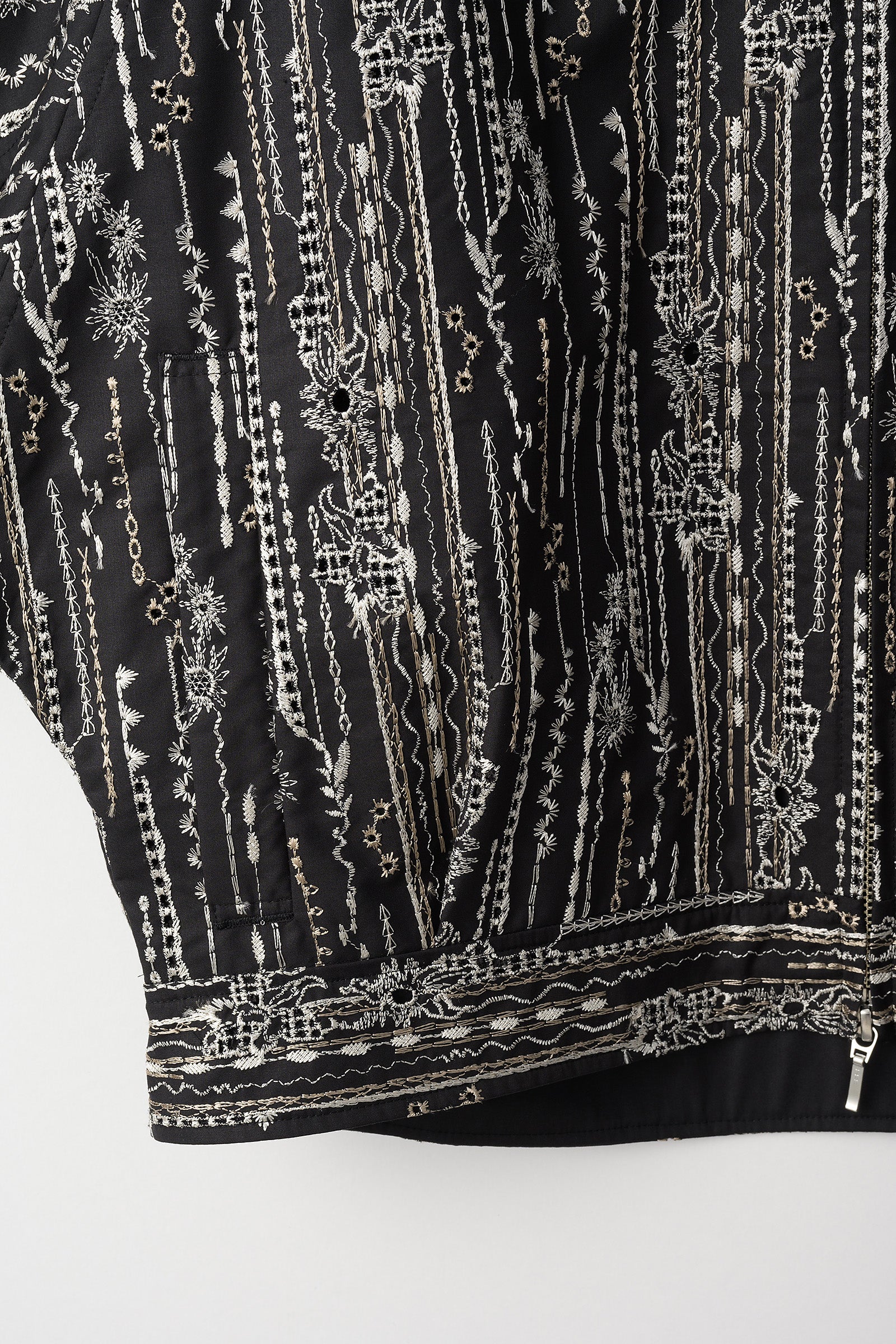 Swaying stripe embroidered blouson (Black)