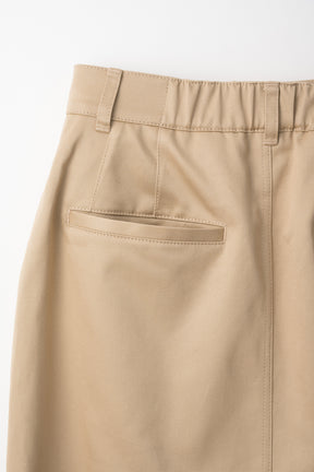 Relief embroidered chino skirt (Beige)