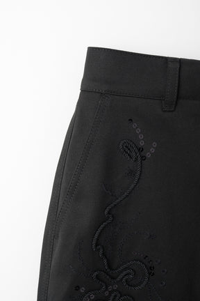 Relief embroidered chino skirt (Black)