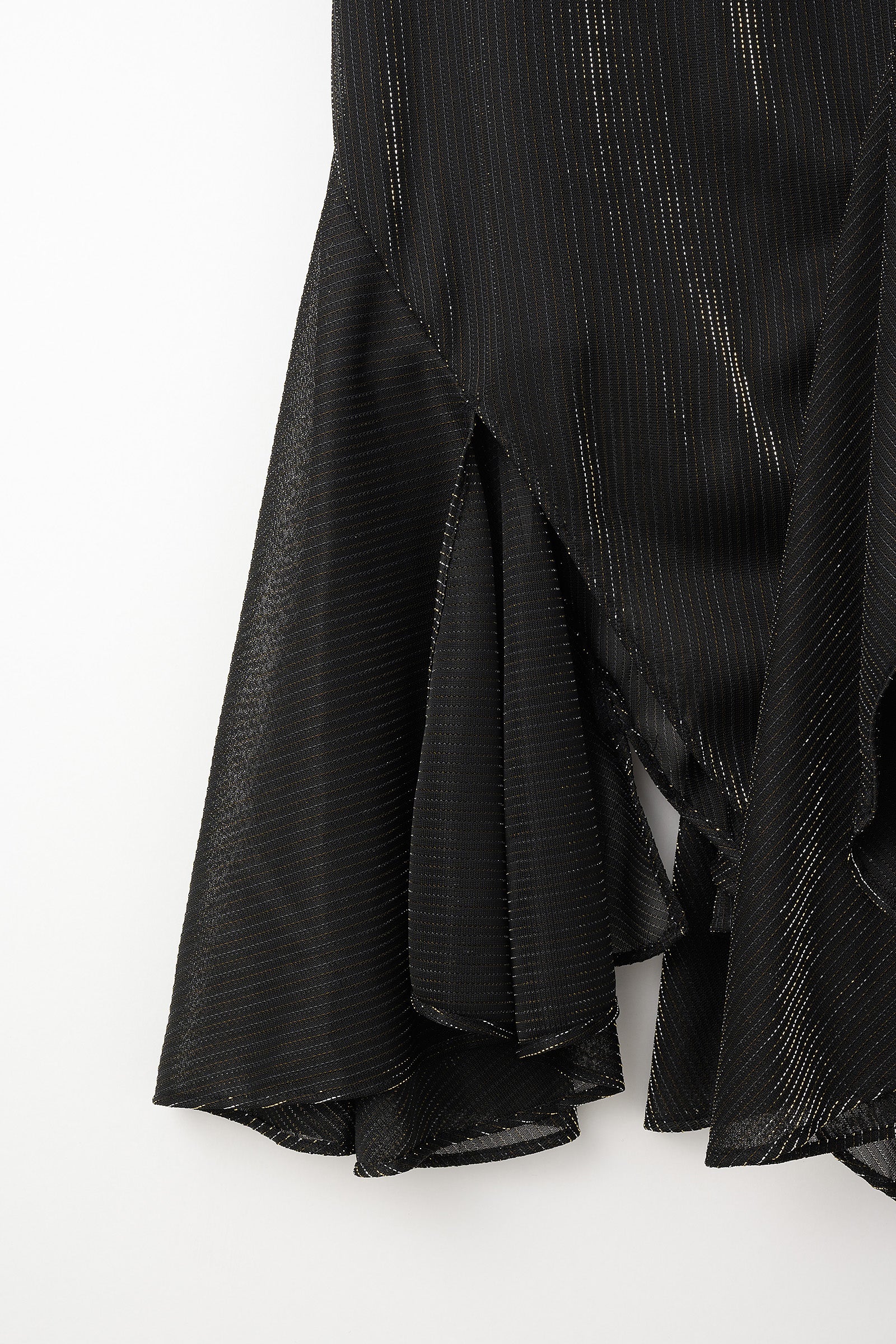 Fluid glimmer asymmetric skirt (Black)