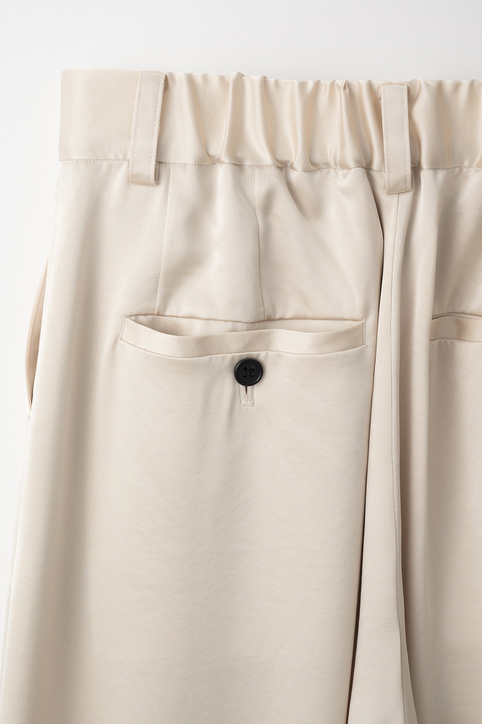 Zip slit satin slacks (Ecru)