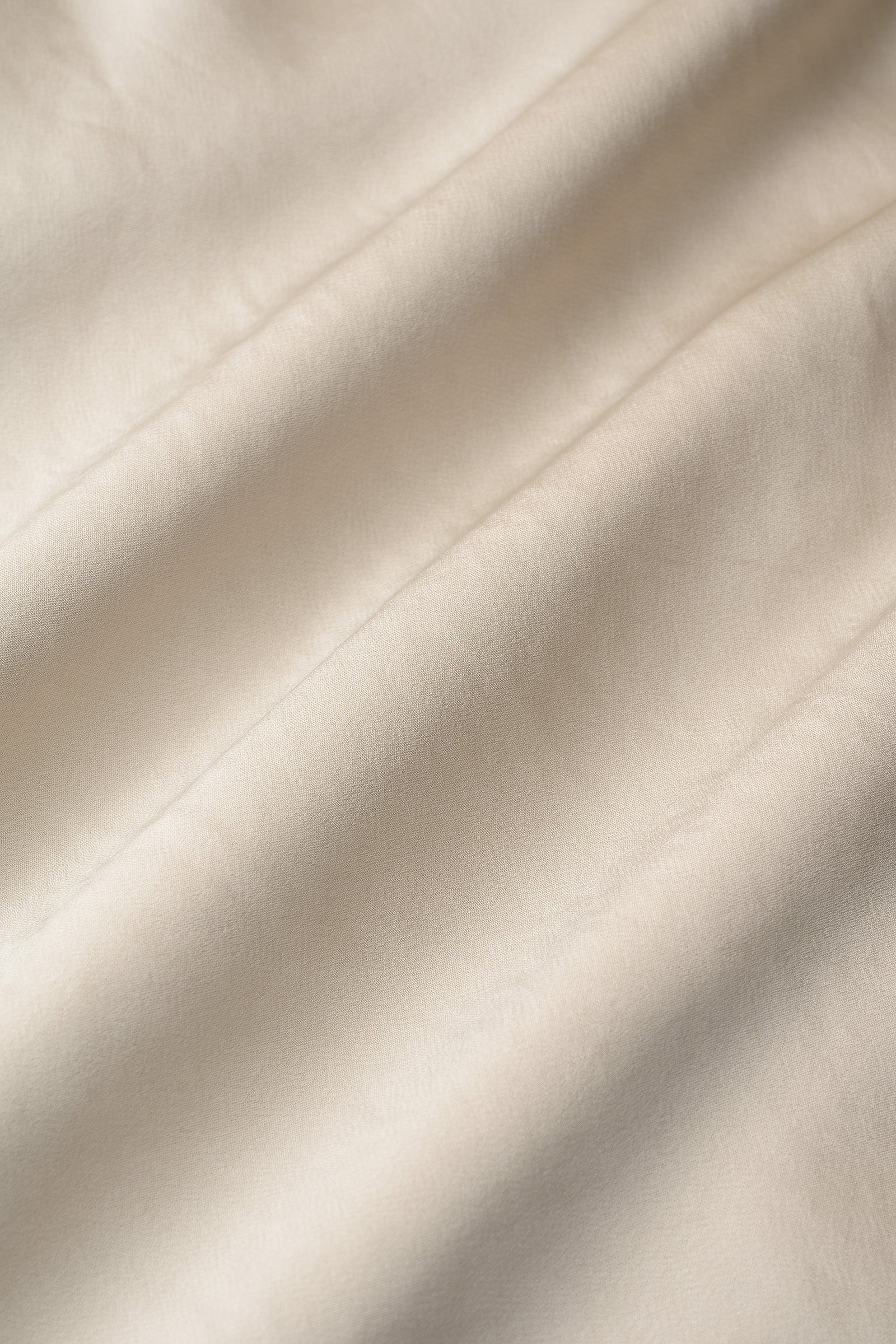 Zip slit satin slacks (Ecru)