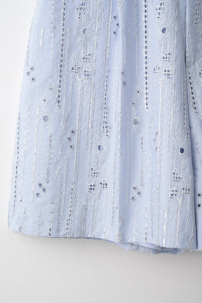 Swaying stripe embroidered shorts (Blue)