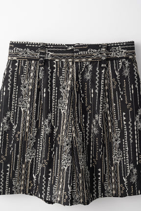 Swaying stripe embroidered shorts (Black)
