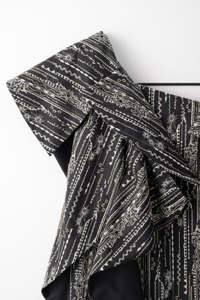 Swaying stripe embroidered dress (Black)
