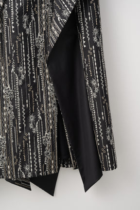 Swaying stripe embroidered dress (Black)