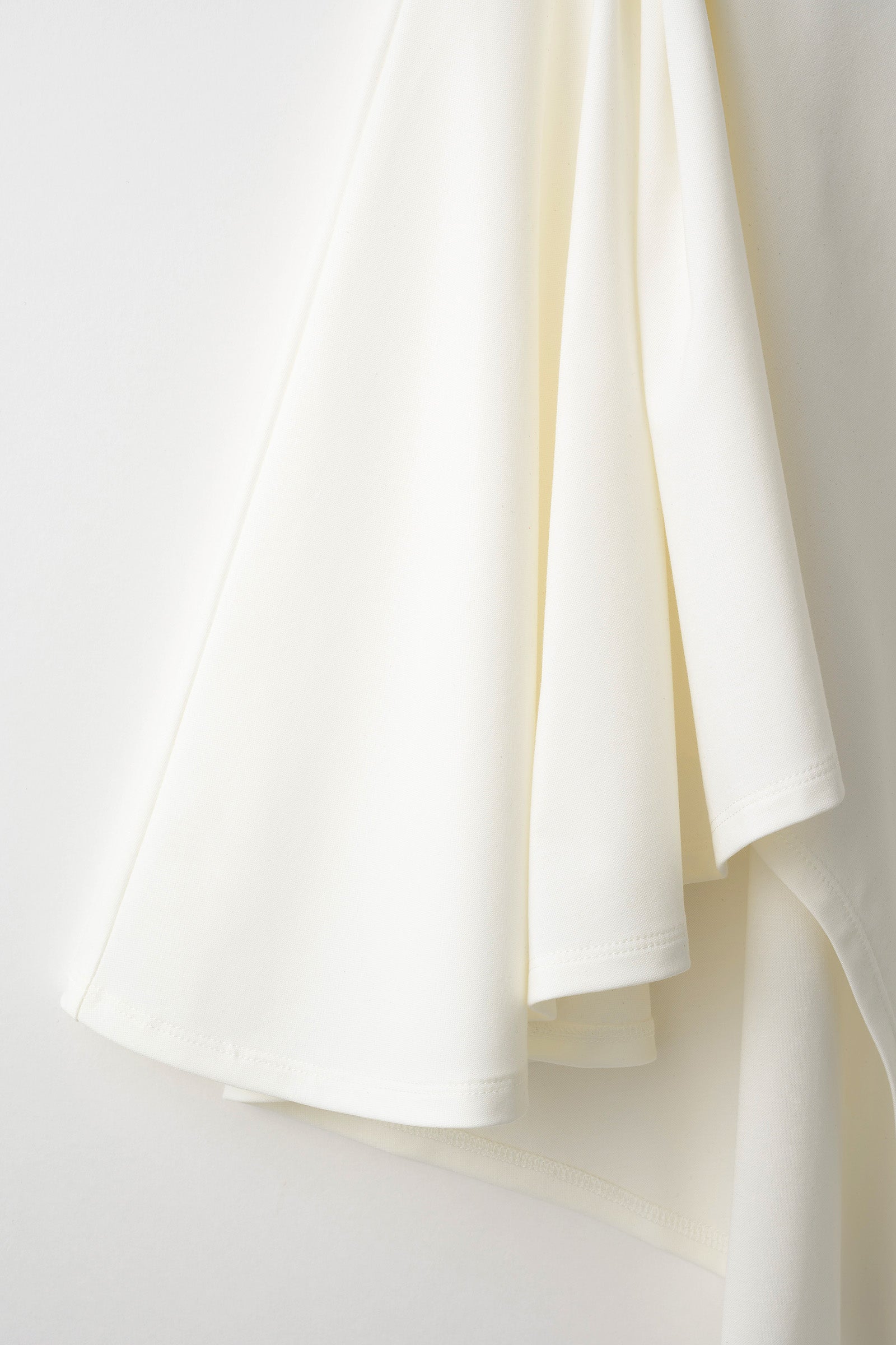 Brooch gather asymmetric dress (White)