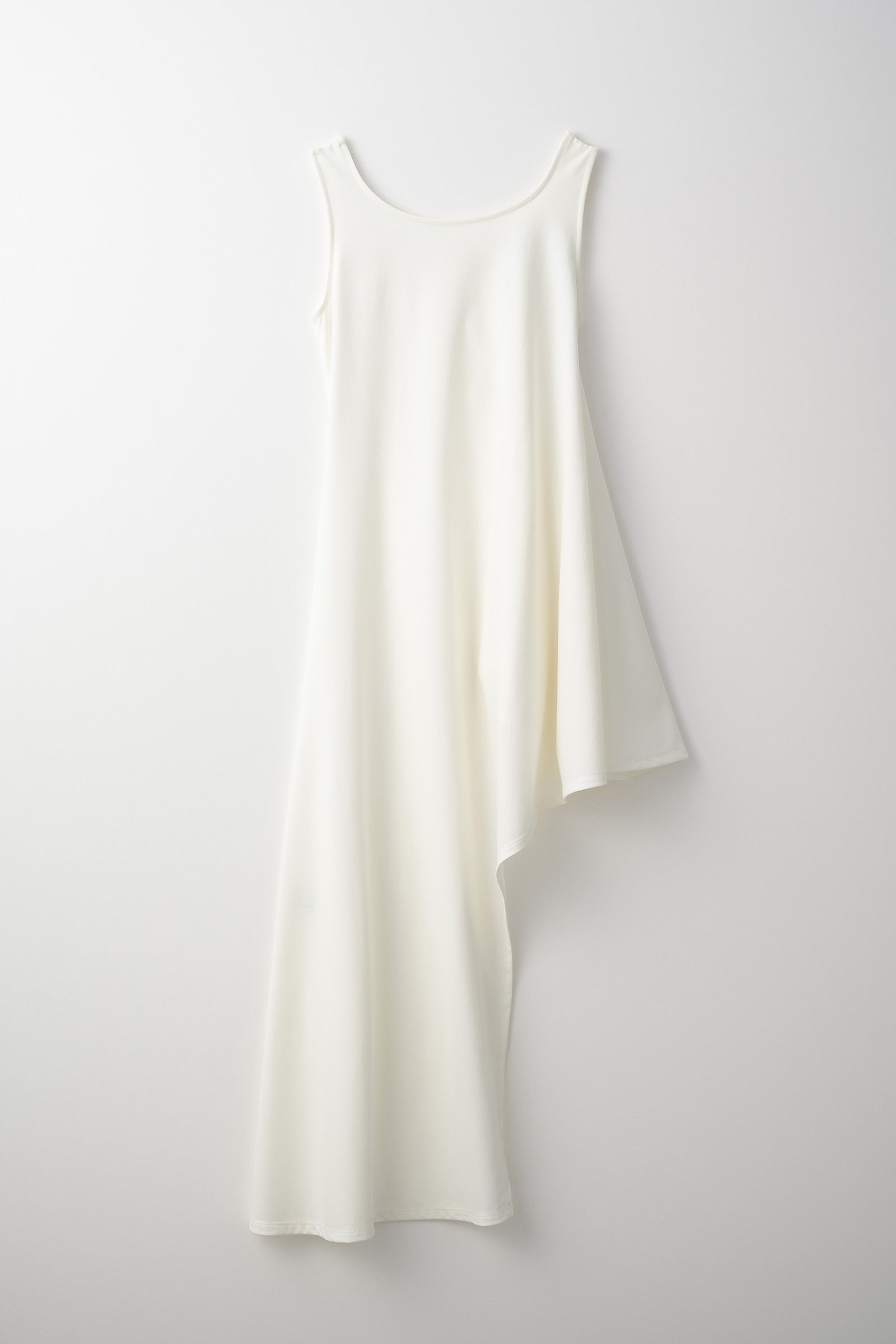 Brooch gather asymmetric dress (White)