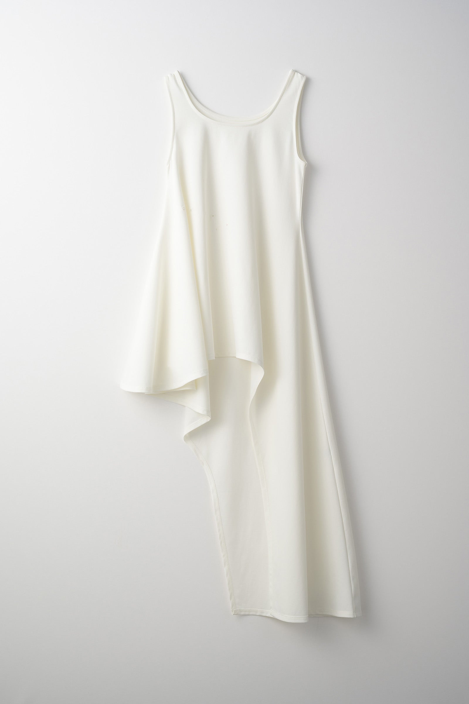Brooch gather asymmetric dress (White)