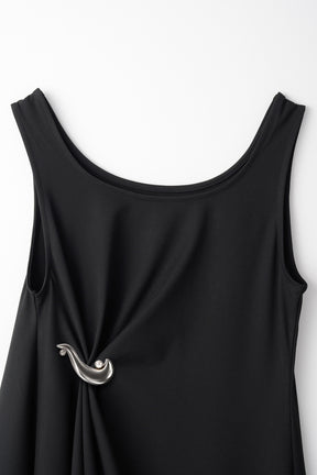 Brooch gather asymmetric dress (Black)