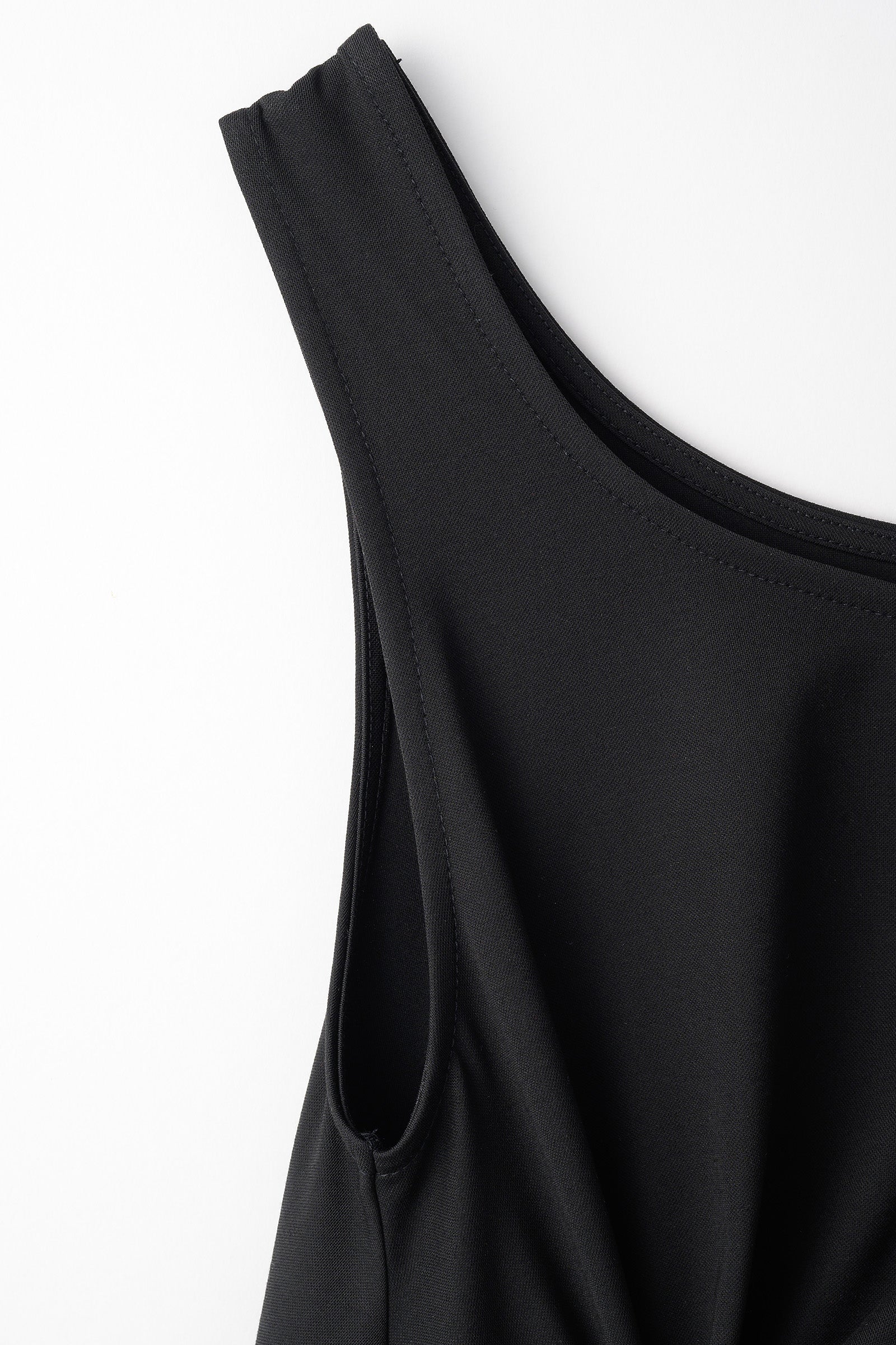 Brooch gather asymmetric dress (Black)