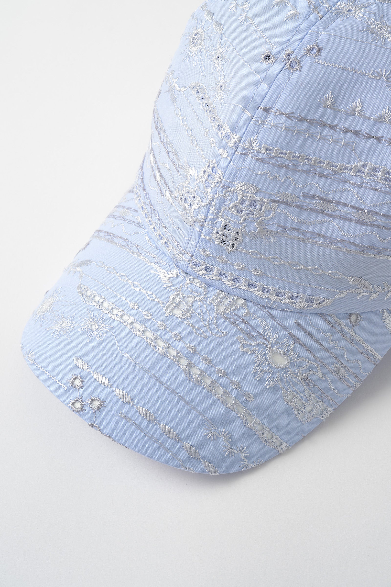 Swaying stripe embroidered cap (Blue)