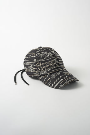 Swaying stripe embroidered cap (Black)