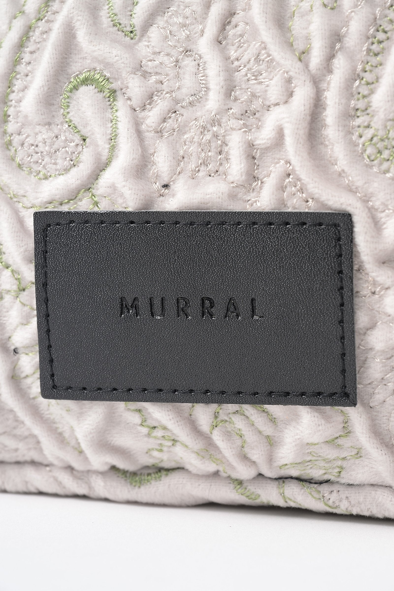 Ice flower embroidery pouch (Ivory)