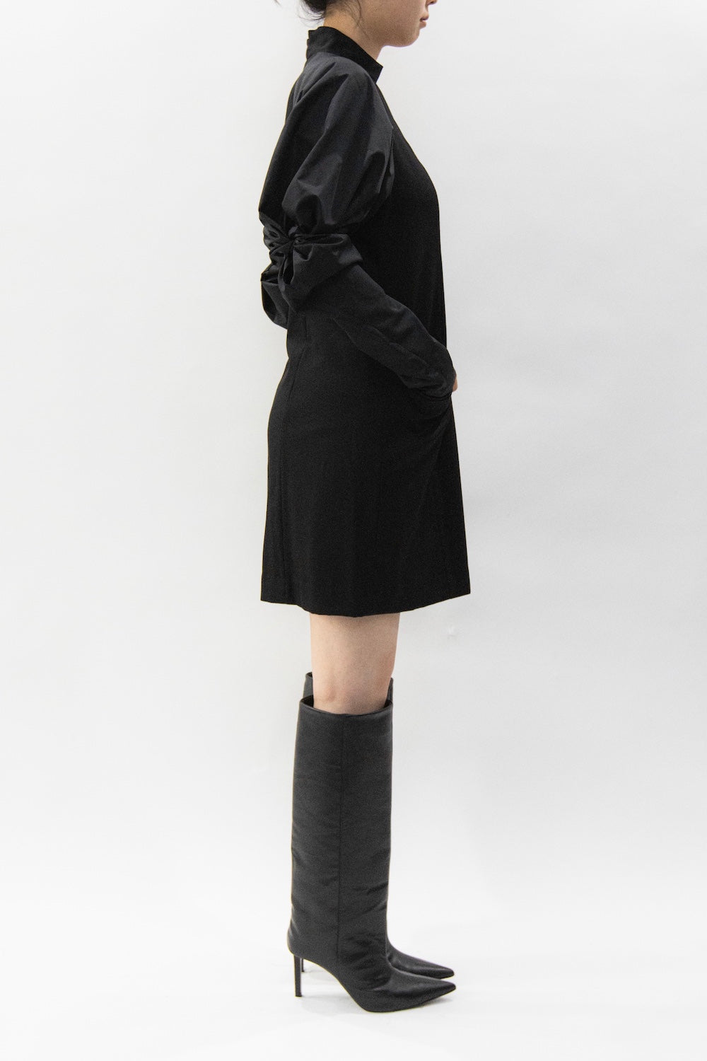 MURRAL Twist sleeve mini dress (Black)