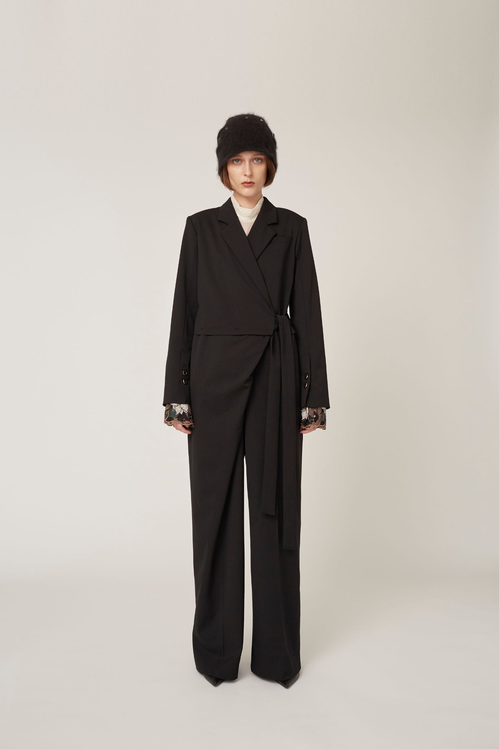 Slit sleeve lace jumpsuit (Black)