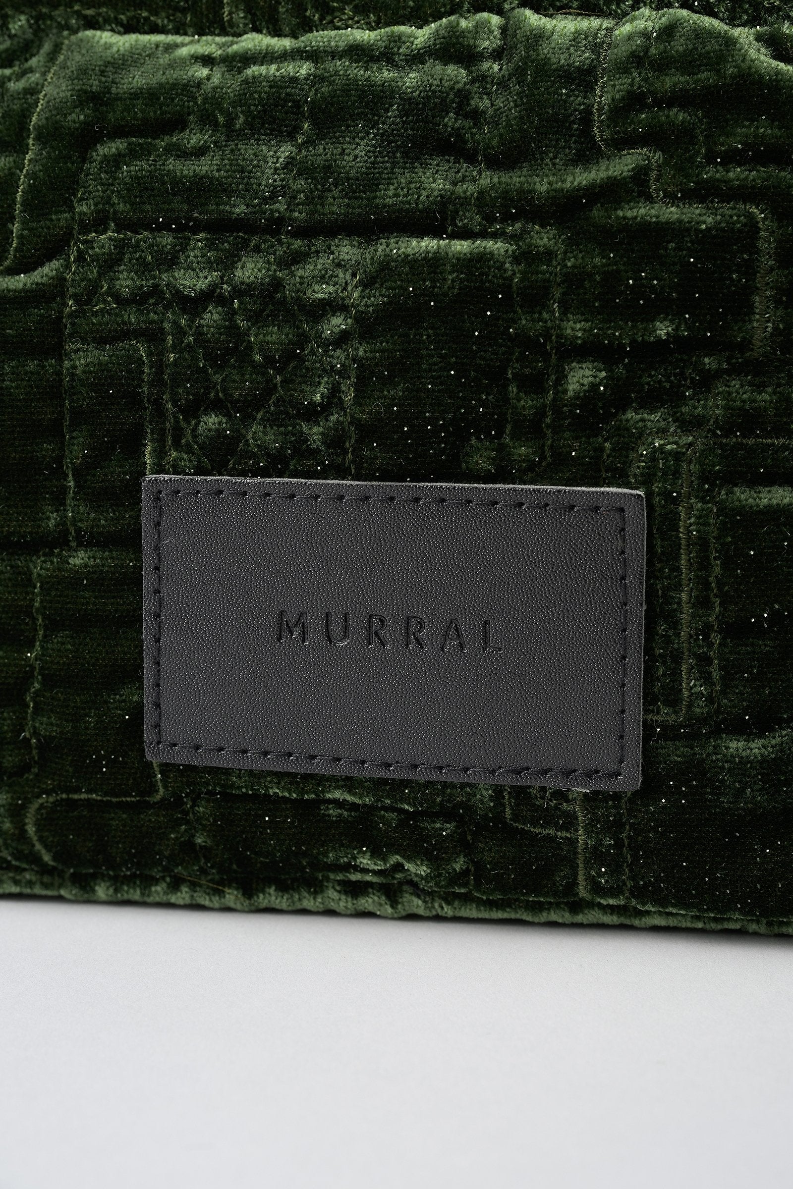 Symbolic embroidery pouch (Green)