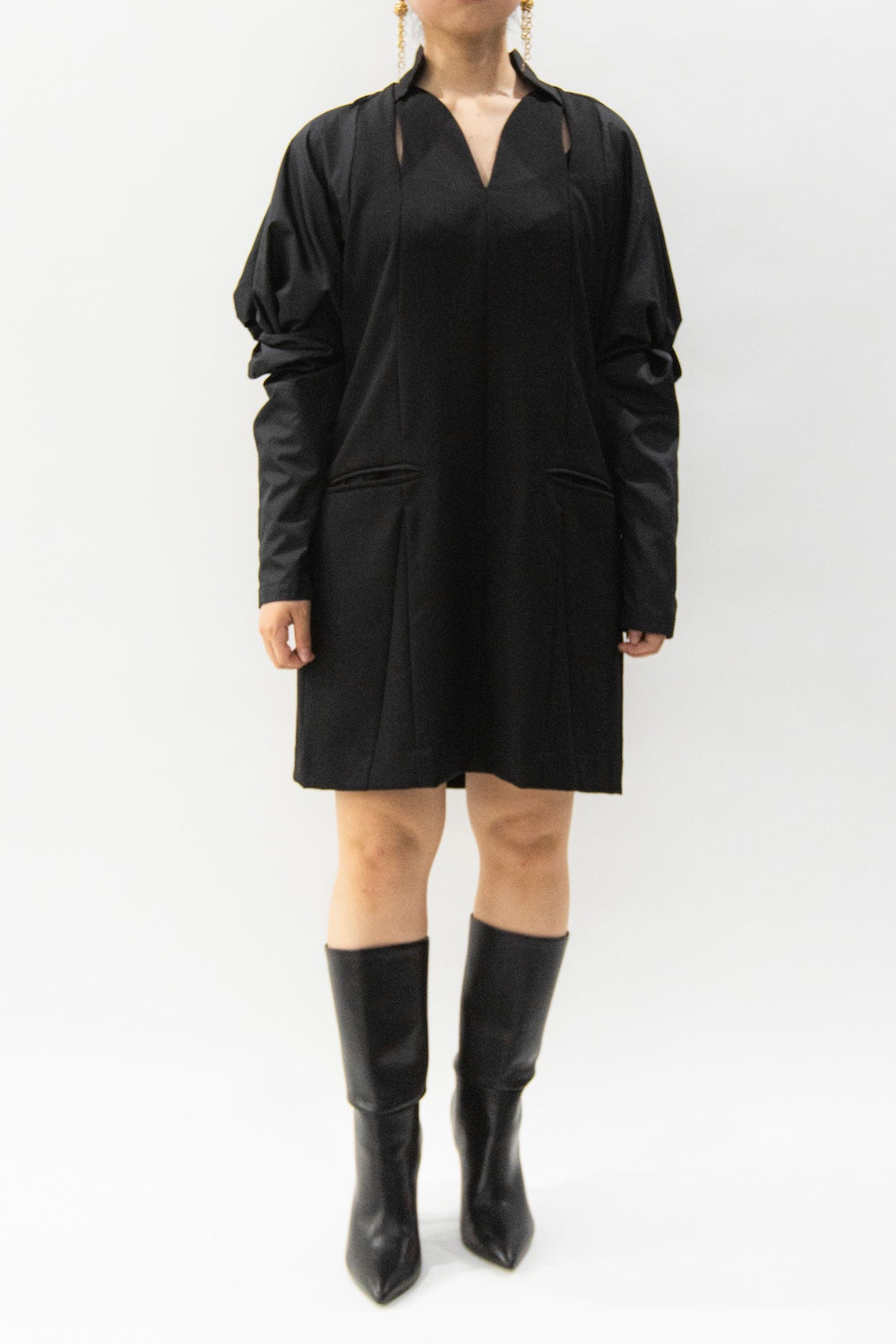 MURRAL Twist sleeve mini dress (Black)