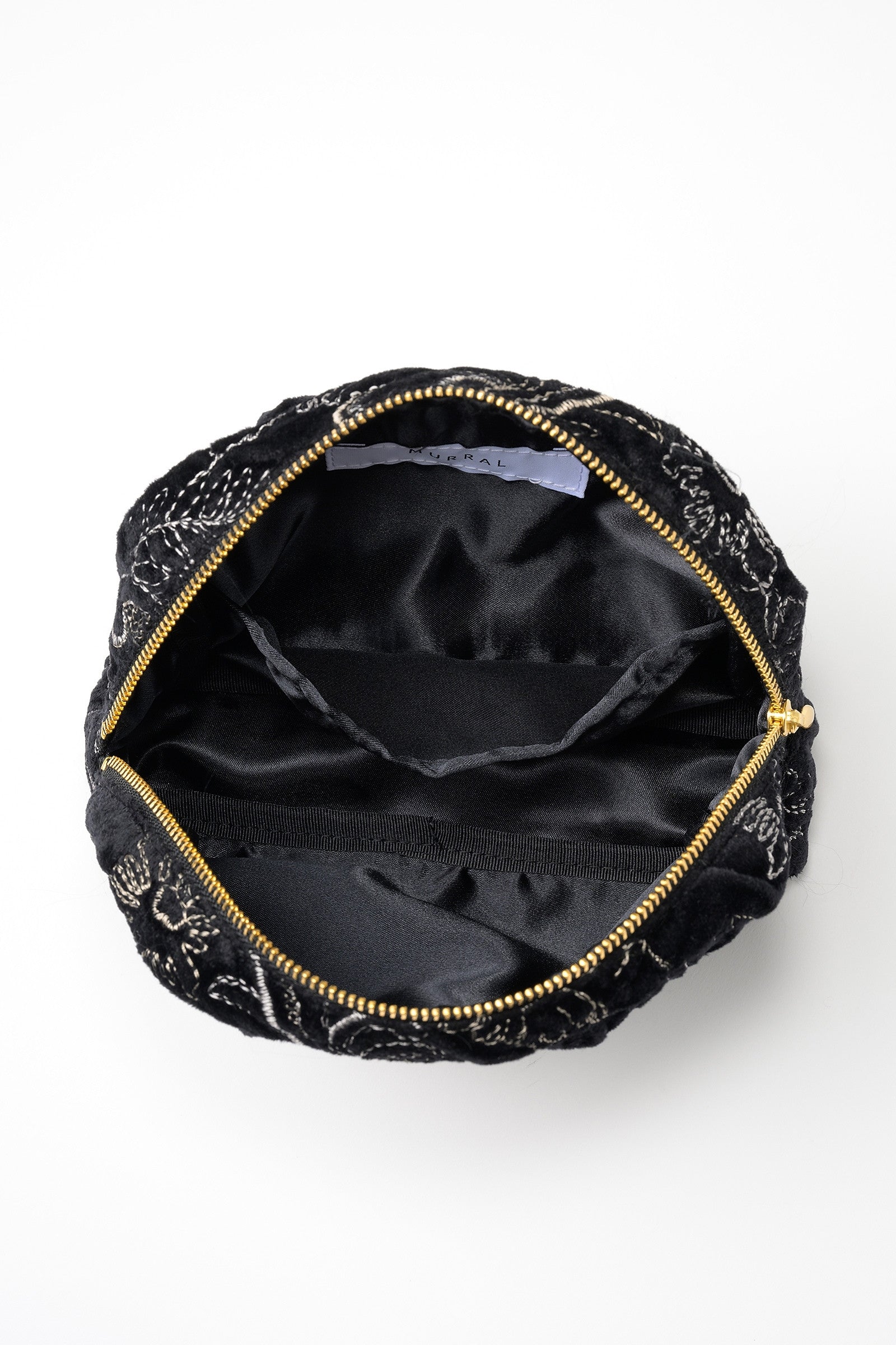 Ice flower embroidery pouch (Black)
