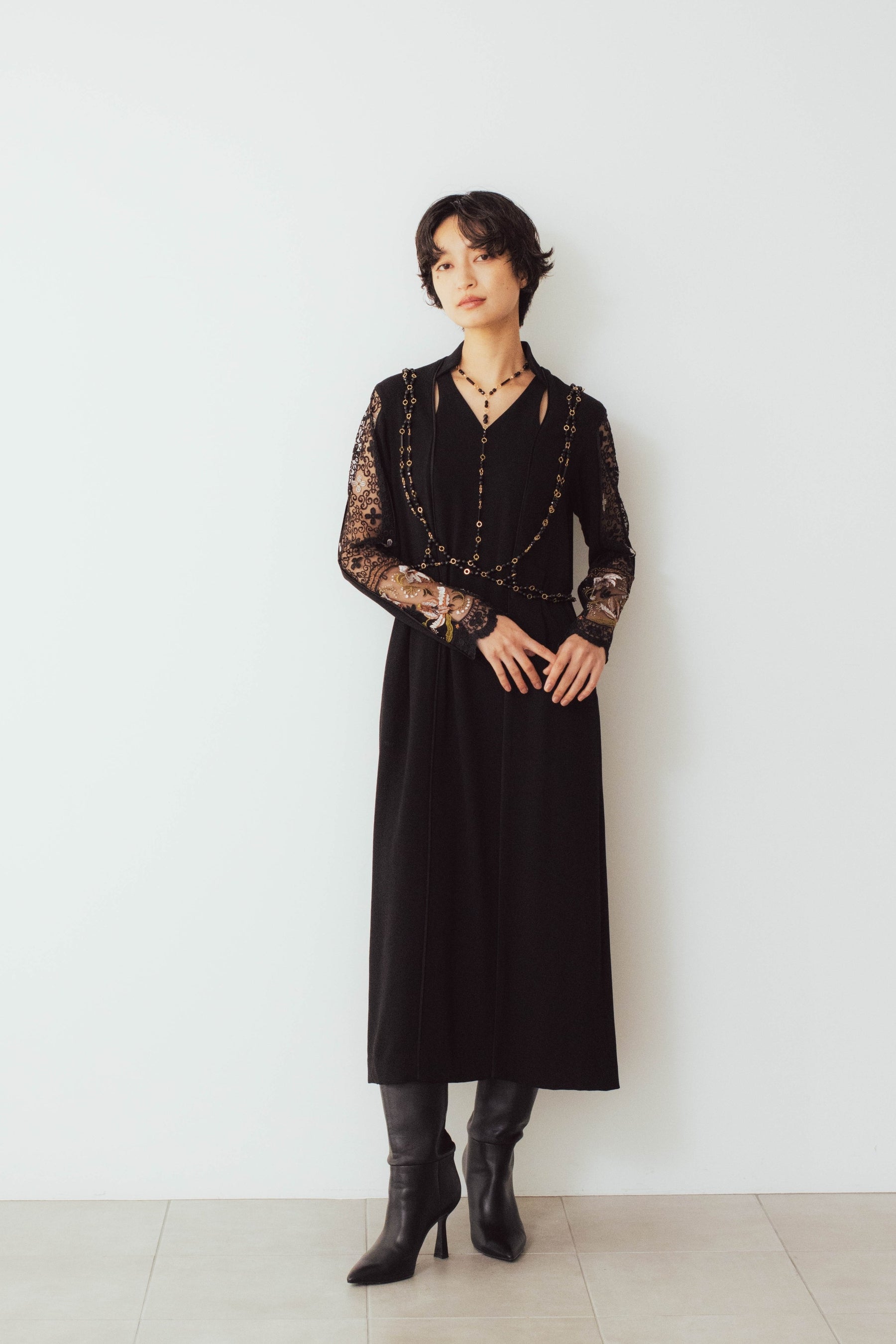 Petal collar lace dress (Black)