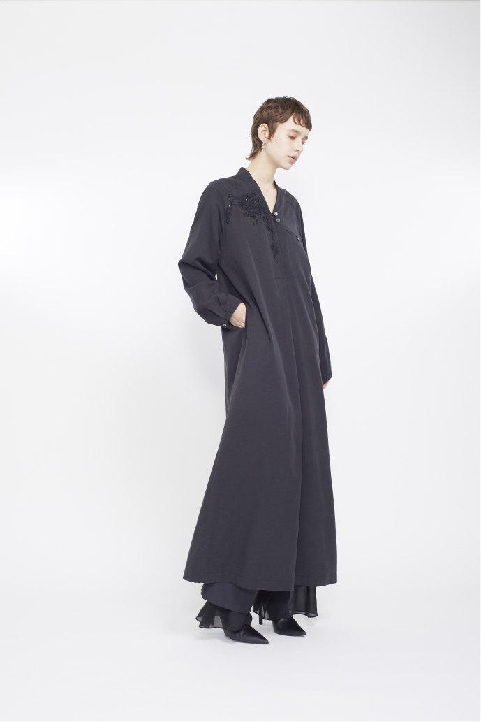 Veil embroidered dress (Black)