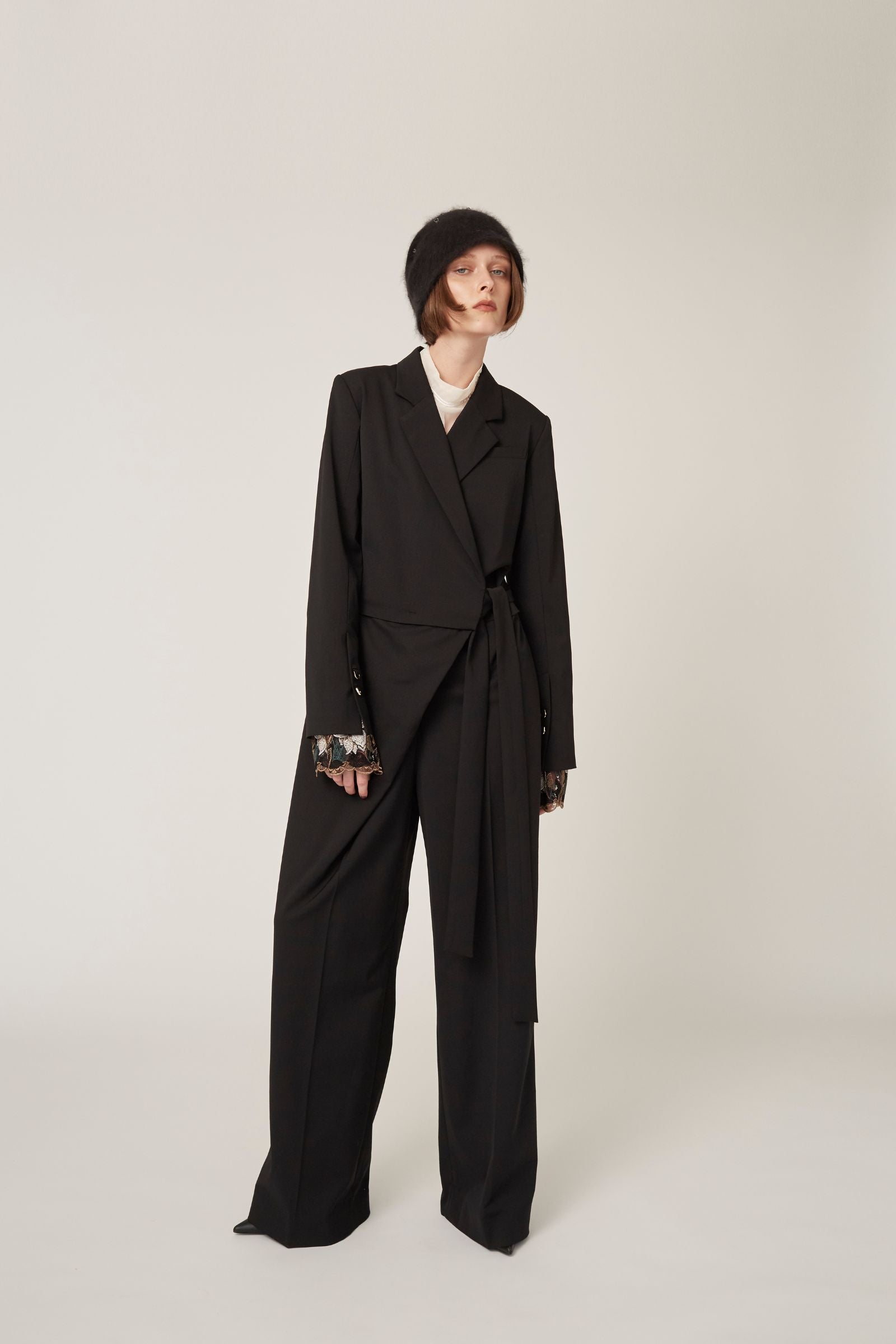 Slit sleeve lace jumpsuit (Black)