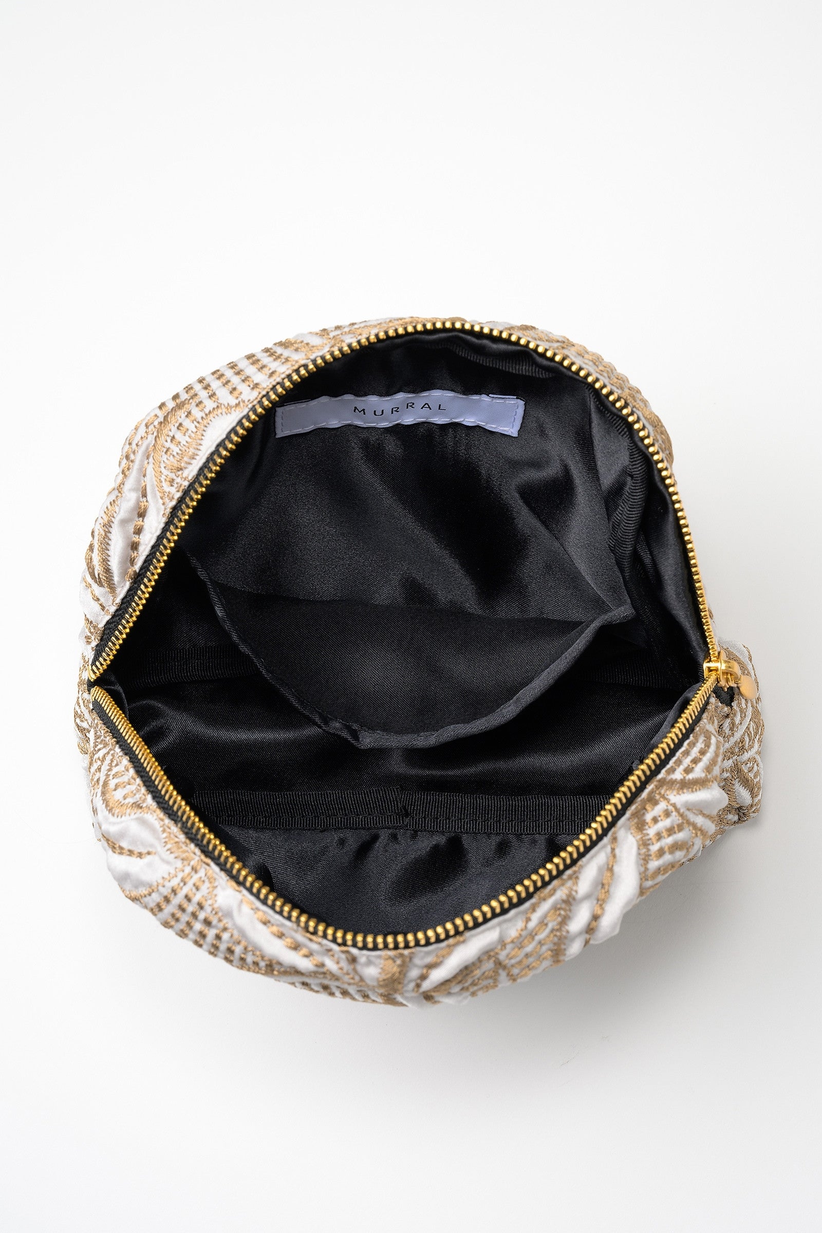 Thawing embroidery pouch (Ivory)