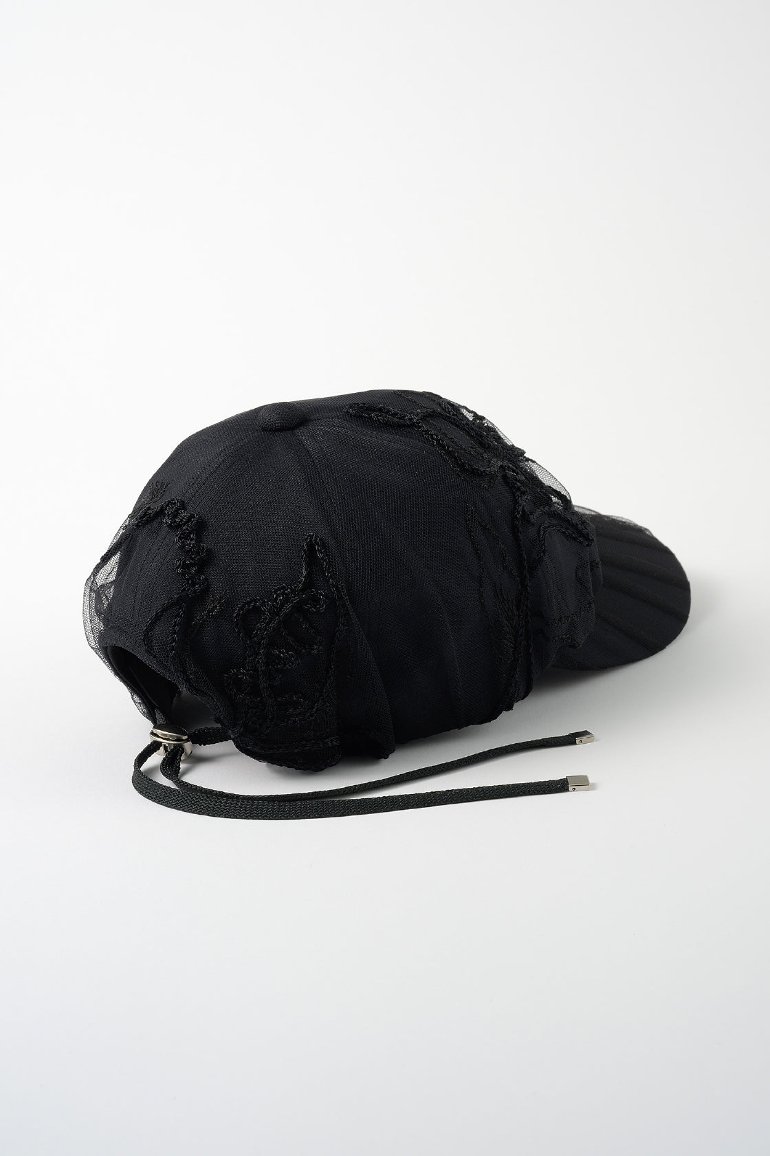 Nerine embroidered tulle cap (Black)