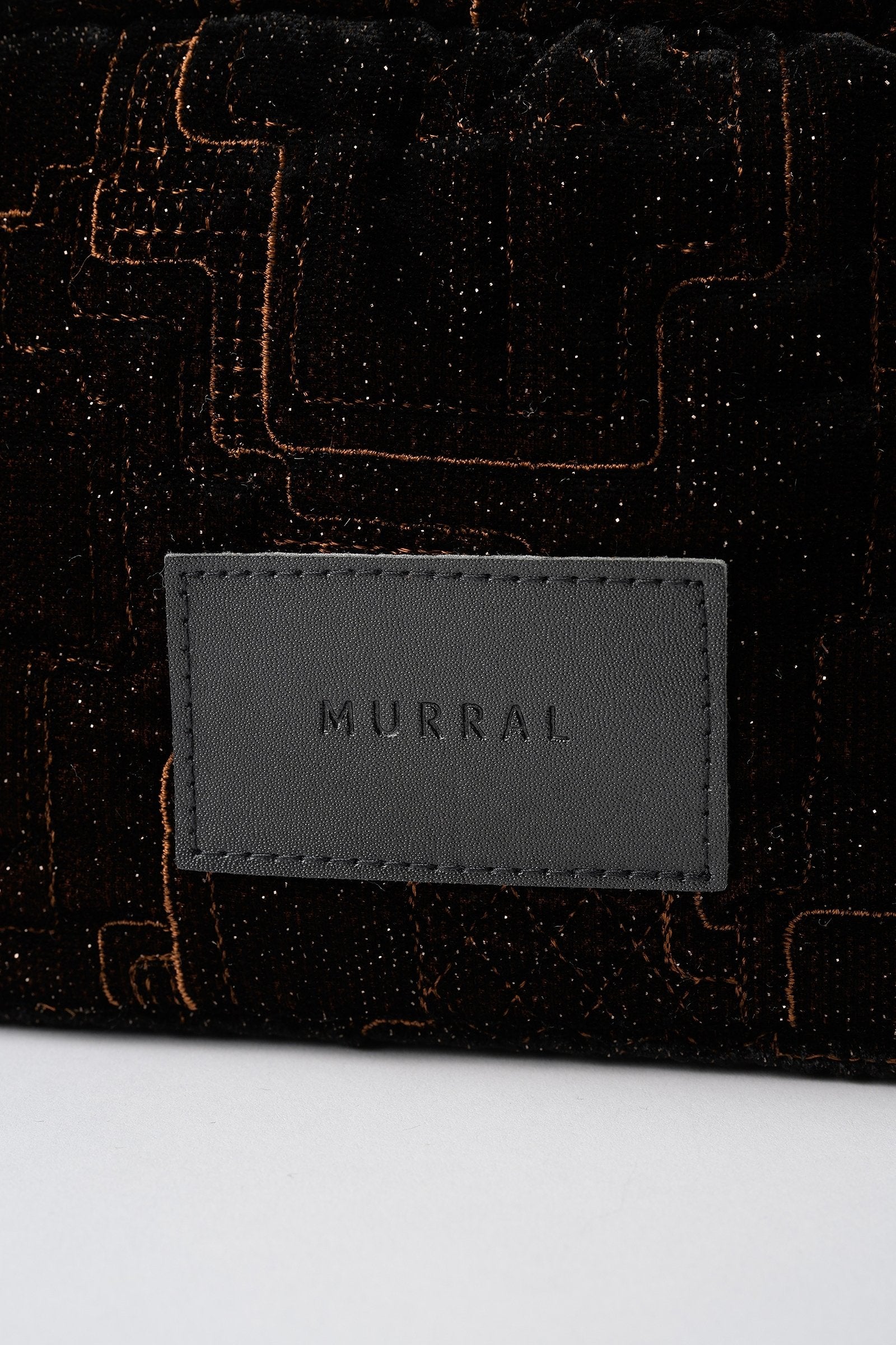 Symbolic embroidery pouch (Brown)