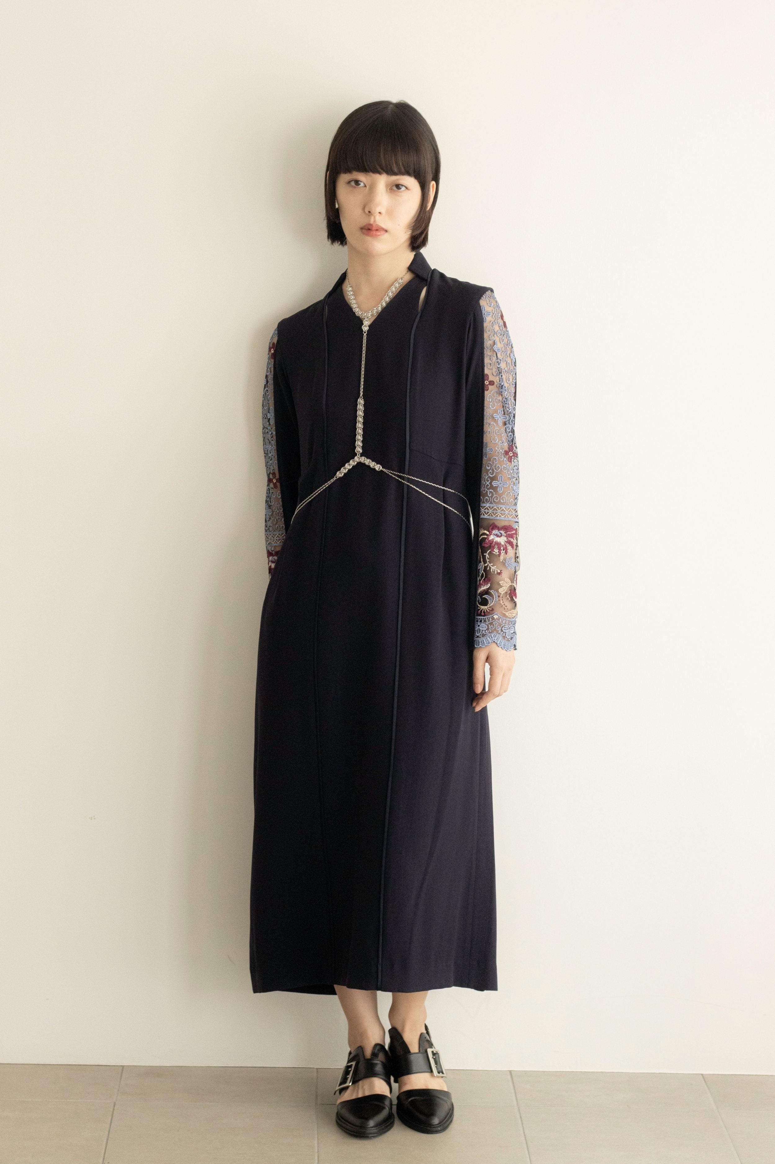 Petal collar lace dress