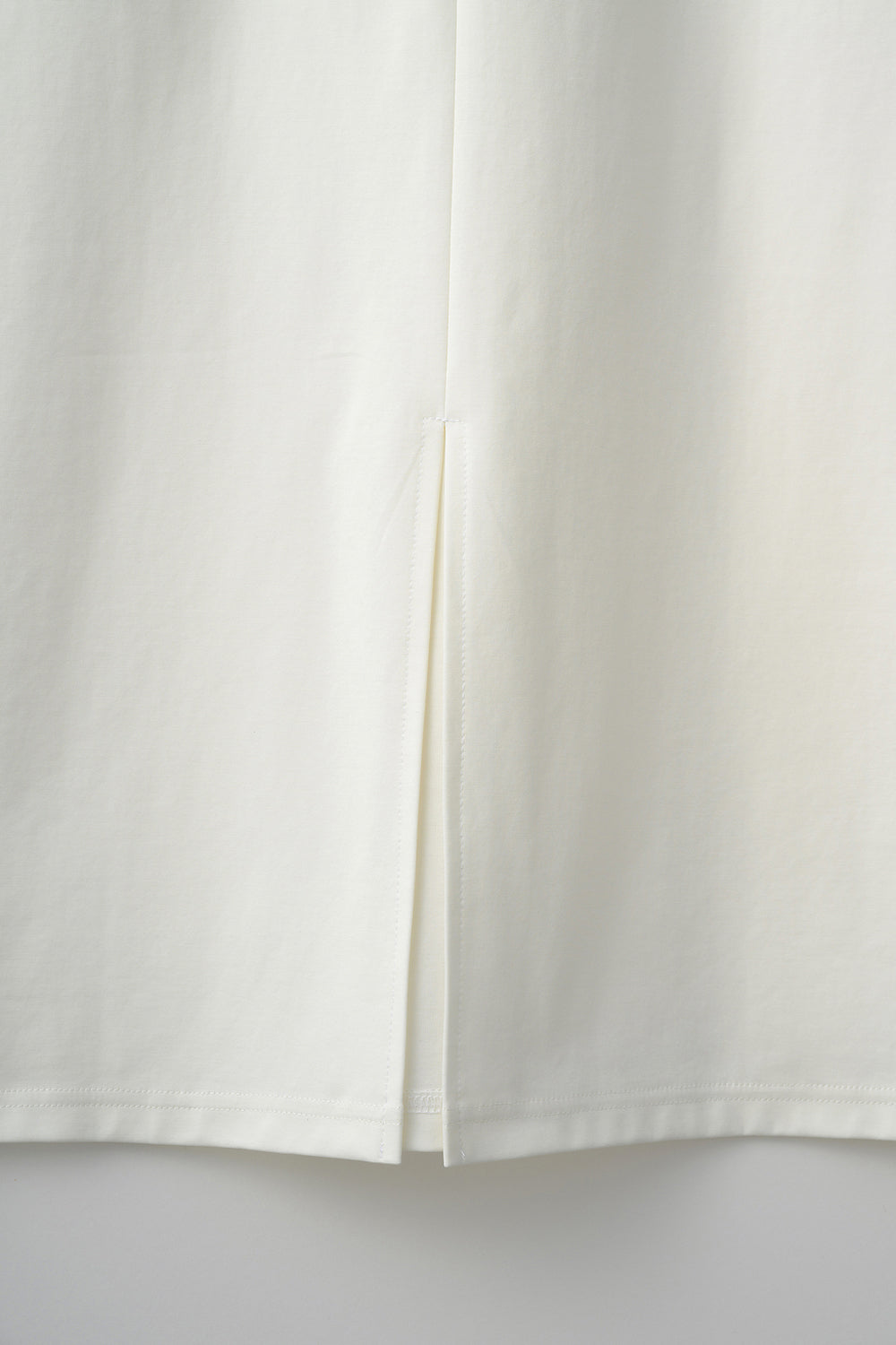 Framed embroidered jersey dress (White)