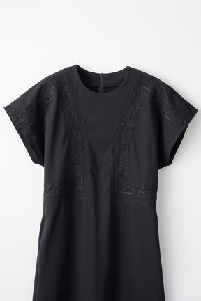 Framed embroidered jersey dress (Black)
