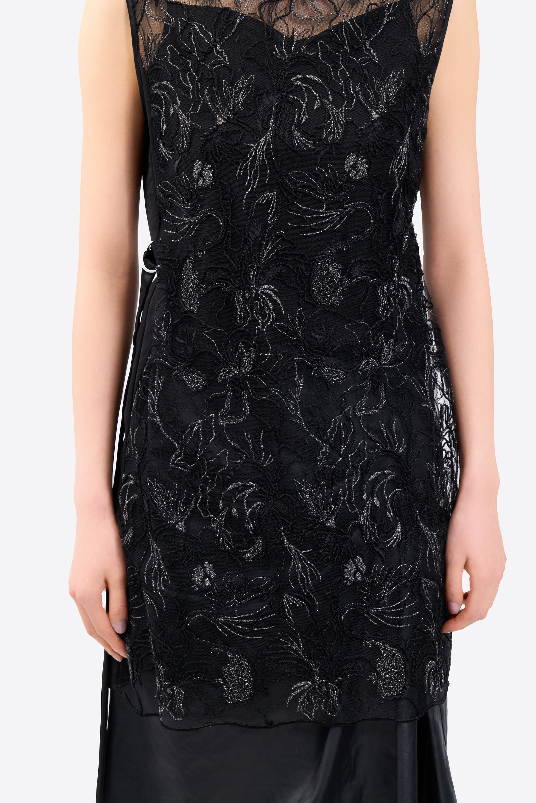 Seem flower lace sleeveless tops (Black)