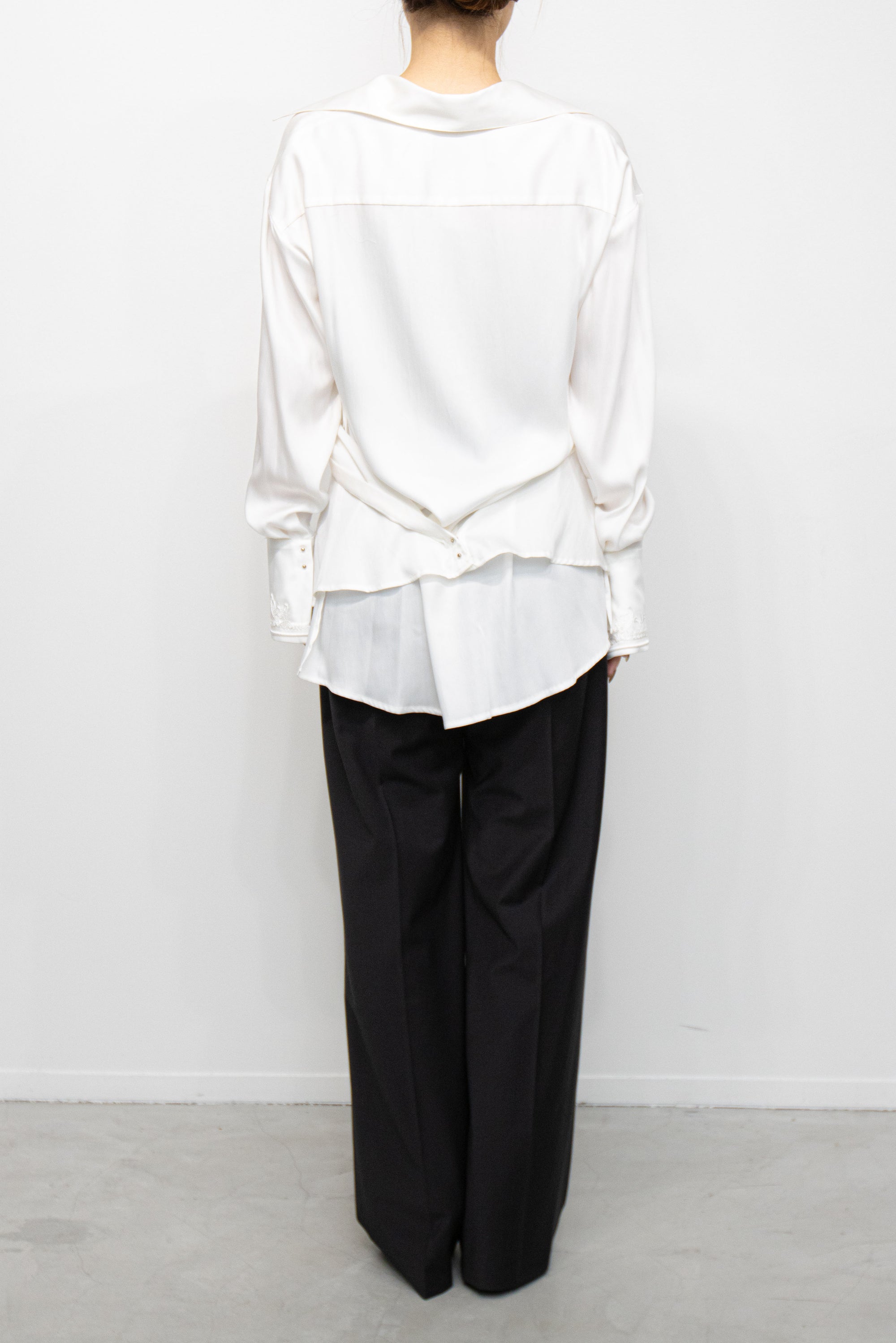 MURRAL Framed embroidery wrap shirt (White)