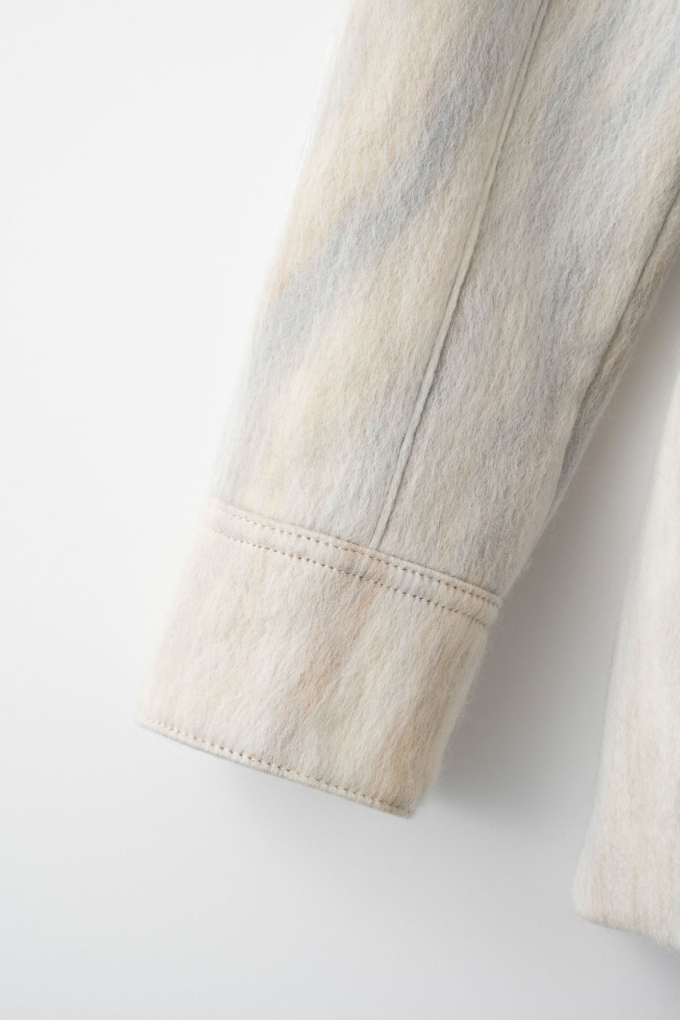 Snow cover needle punch jacket (White)