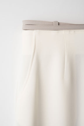 String slit skirt (White)