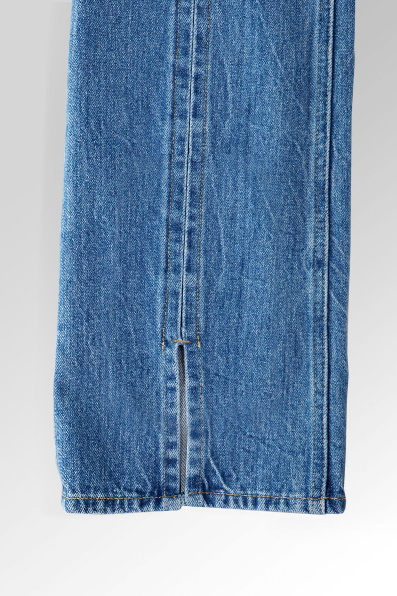 Tucked slit denim (Blue)