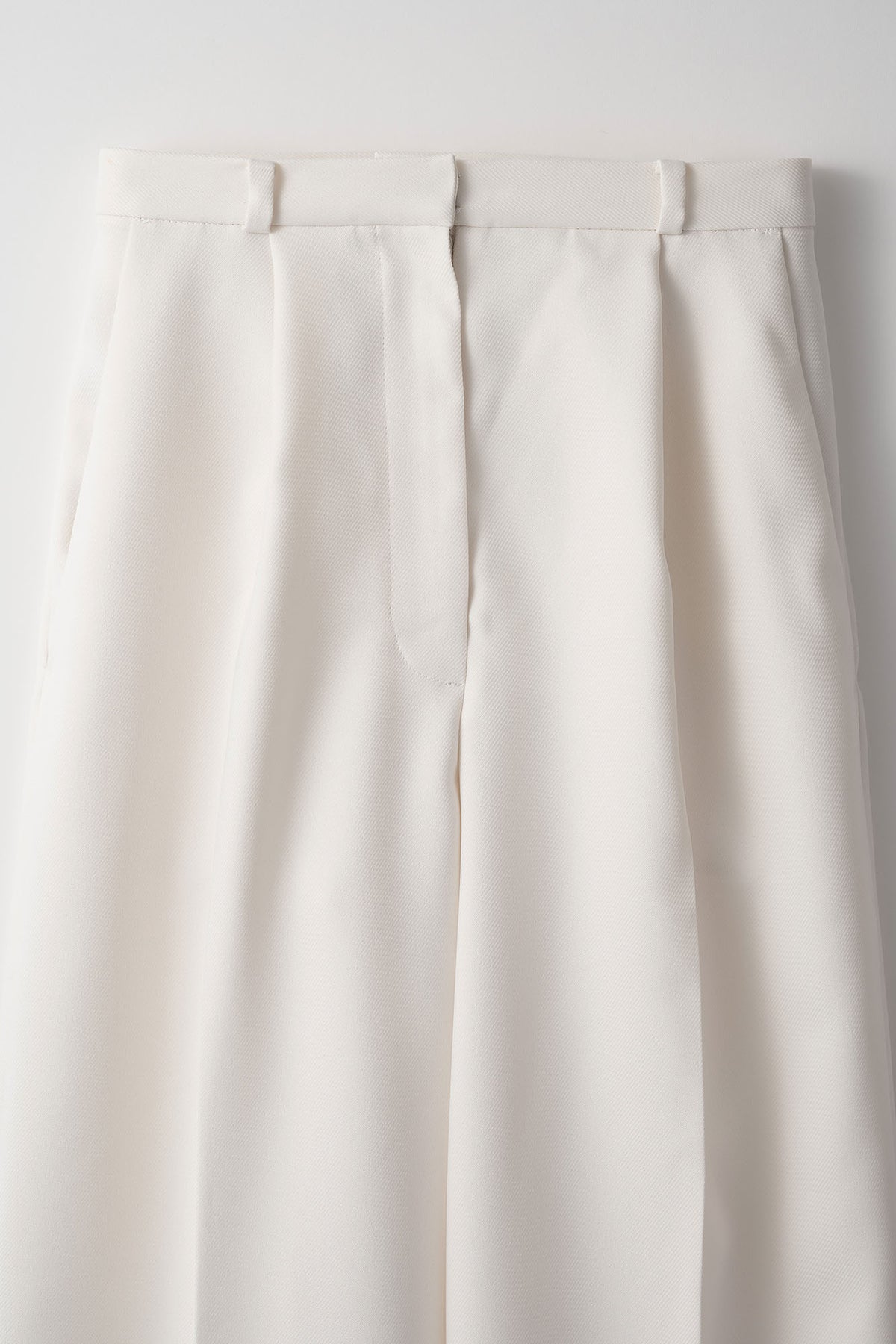 Plain wide slacks (White)