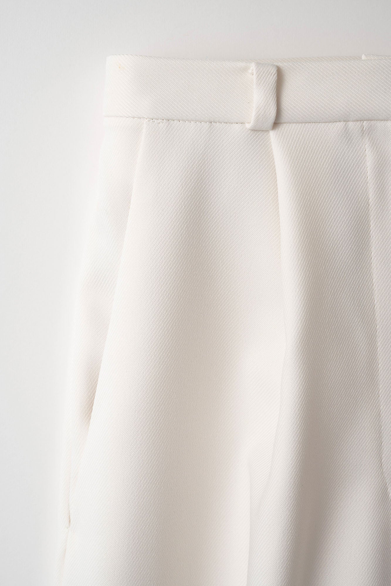 Plain wide slacks (White)