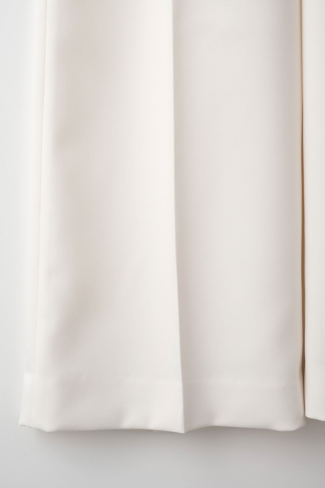 Plain wide slacks (White)